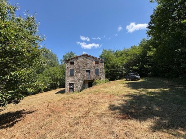 appartamento in vendita a Borgo Val di Taro in zona Ostia Parmense