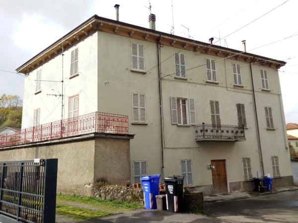 intera palazzina in vendita a Borgo Val di Taro in zona Il Poggio