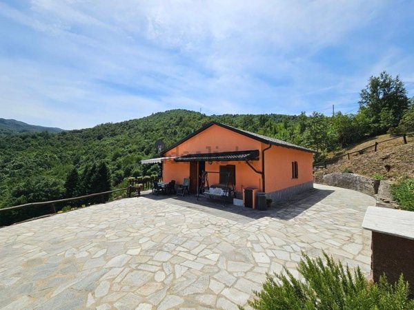 casa indipendente in vendita a Borgo Val di Taro in zona Ostia Parmense