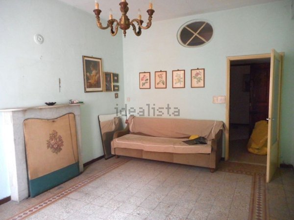 appartamento in vendita a Borgo Val di Taro in zona Il Poggio