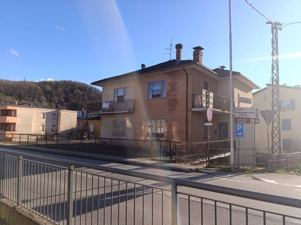 appartamento in vendita a Borgo Val di Taro in zona Il Poggio