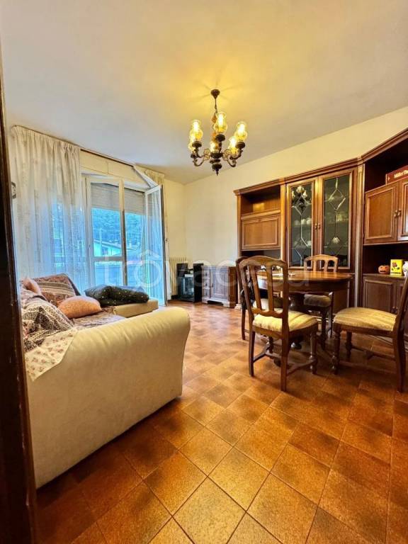 appartamento in vendita a Borgo Val di Taro in zona Il Poggio