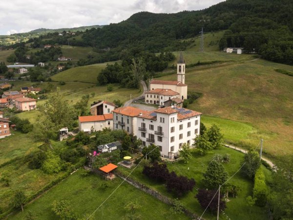 casa indipendente in vendita a Borgo Val di Taro in zona Ostia Parmense