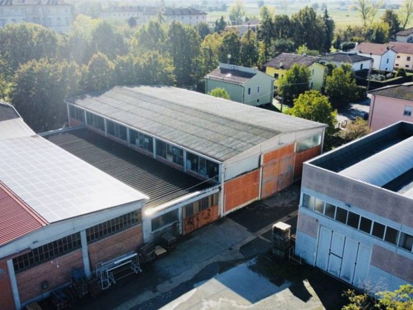 locale commerciale in vendita a Busseto