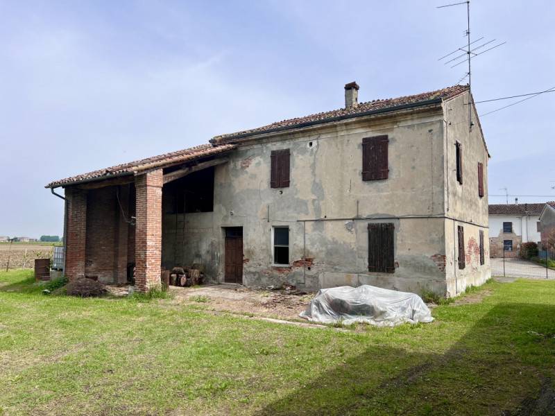 rudere in vendita a Busseto in zona Frescarolo