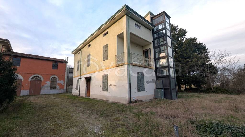 locale di sgombero in vendita a Busseto in zona Samboseto