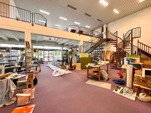 locale commerciale in vendita a Busseto