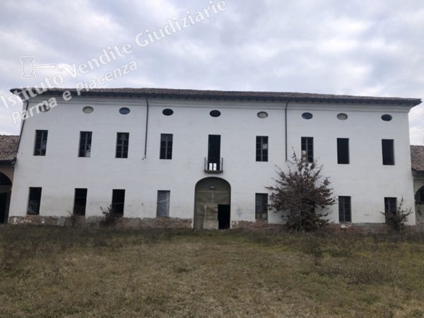 locale di sgombero in vendita a Busseto