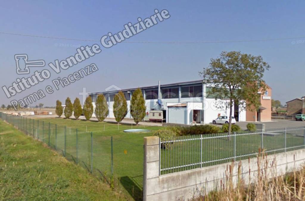 locale commerciale in vendita a Busseto
