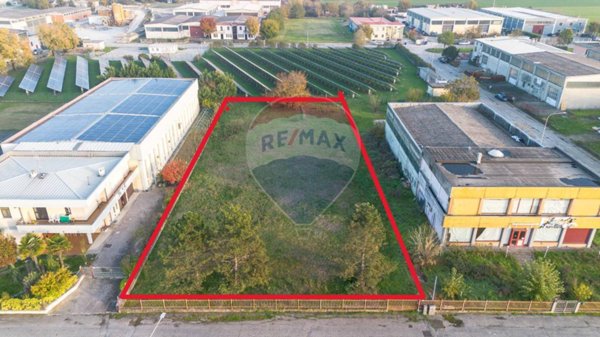 terreno edificabile in vendita a Busseto