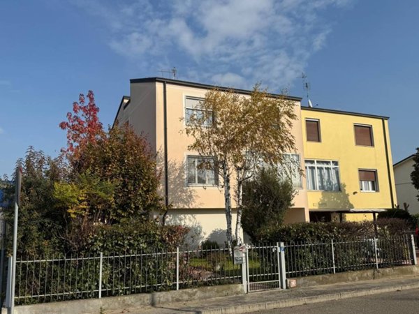 casa indipendente in vendita a Busseto