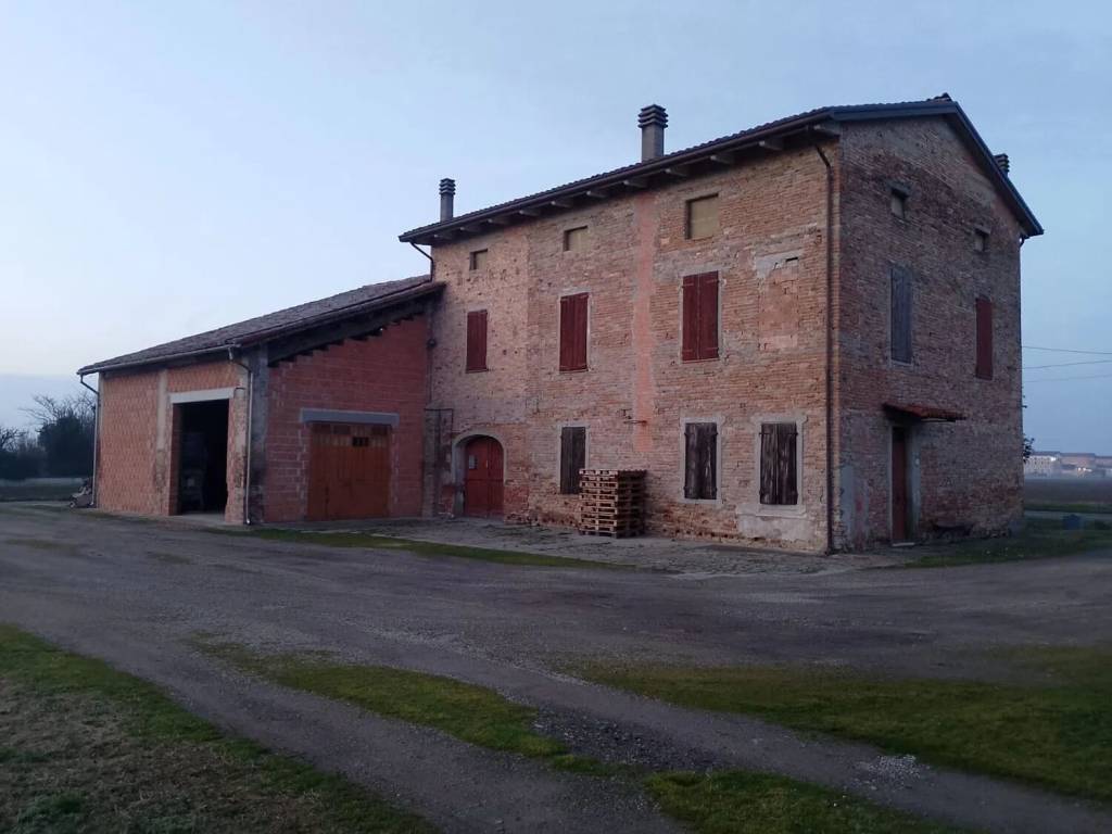 casa indipendente in vendita a Busseto in zona Roncole