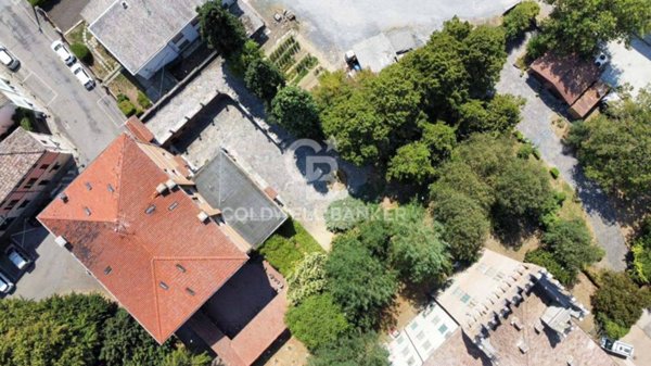 locale commerciale in vendita a Busseto