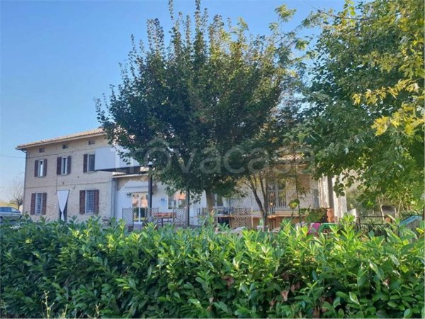 negozio in vendita a Busseto in zona Samboseto