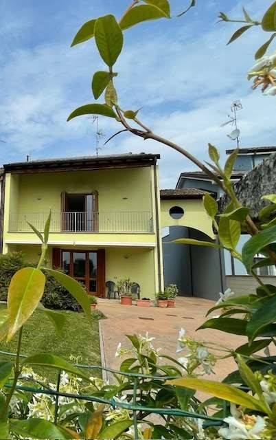 casa indipendente in vendita a Busseto in zona Samboseto