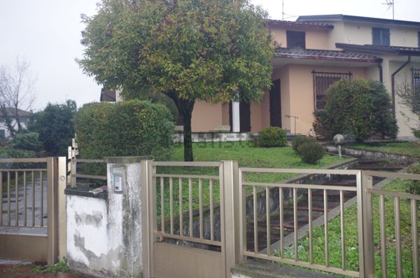 casa indipendente in vendita a Busseto