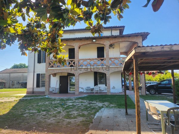 casale in vendita a Busseto
