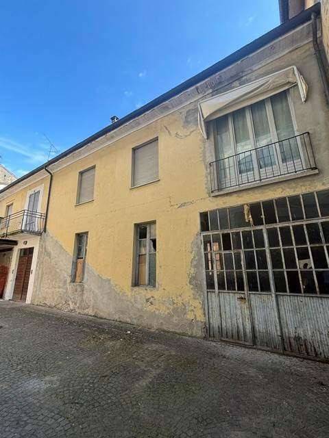 locale commerciale in vendita a Busseto