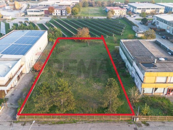 terreno edificabile in vendita a Busseto