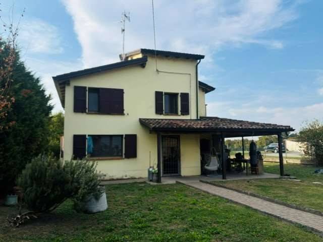 casa indipendente in vendita a Busseto in zona Contrada della Chiesa