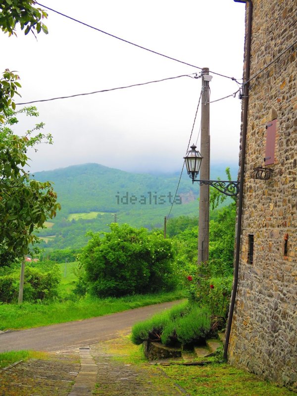 appartamento in vendita a Calestano in zona Ravarano