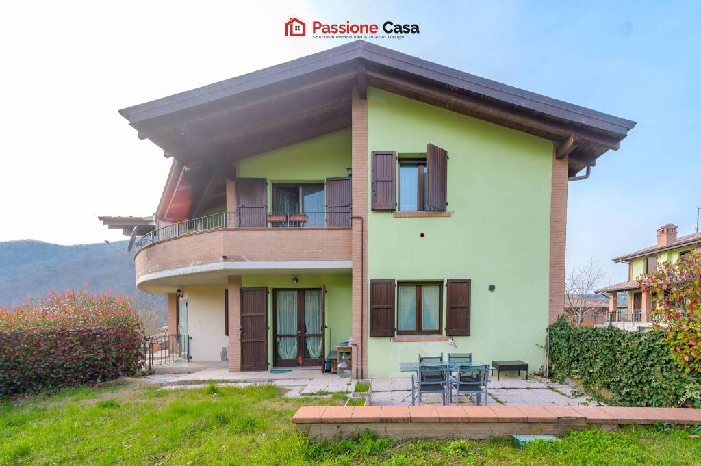 appartamento in vendita a Calestano in zona Marzolara