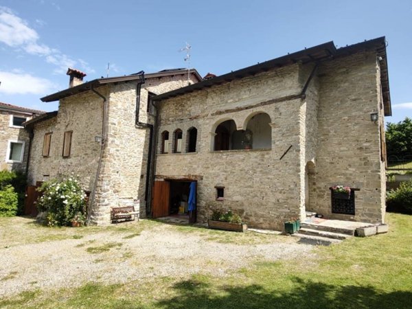 casa indipendente in vendita a Calestano