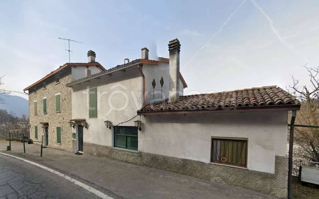 casa indipendente in vendita a Calestano