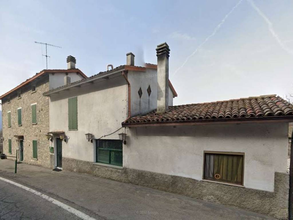 casa indipendente in vendita a Calestano