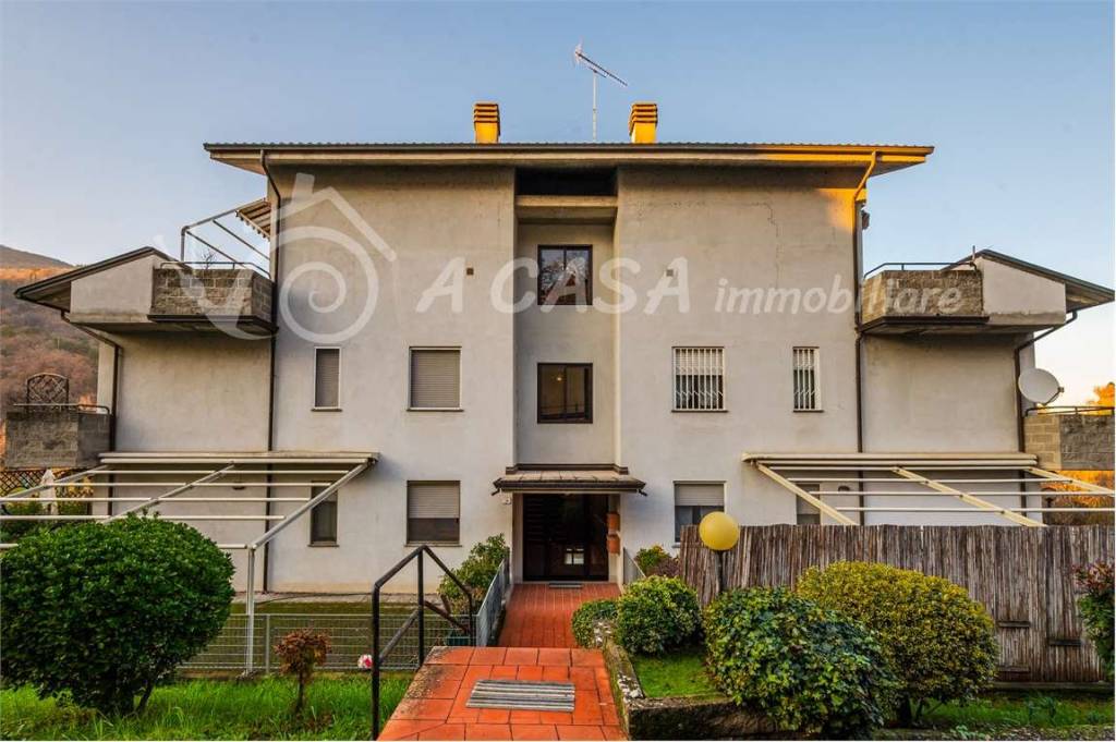 appartamento in vendita a Calestano in zona Marzolara