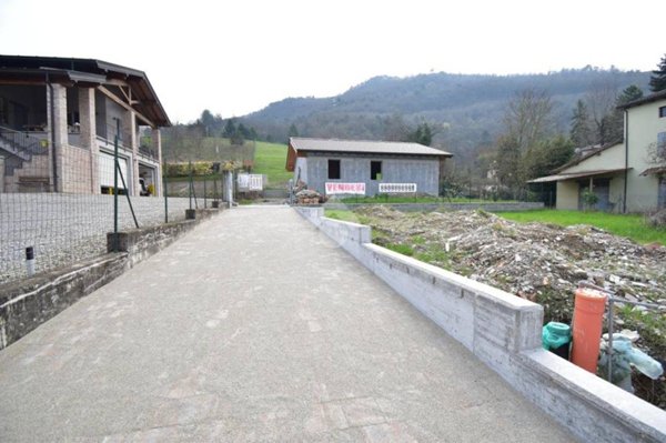 casa indipendente in vendita a Calestano in zona Marzolara