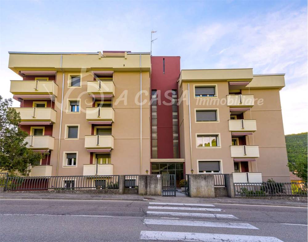 appartamento in vendita a Calestano in zona Marzolara