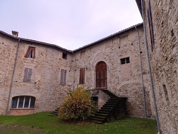 esavano in vendita a Calestano