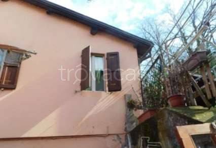 appartamento in vendita a Calestano in zona Marzolara