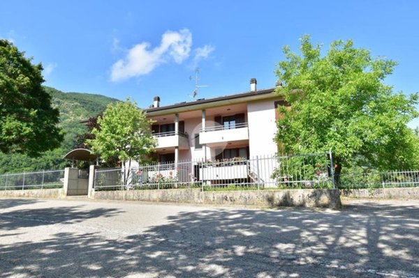 appartamento in vendita a Calestano in zona Ravarano