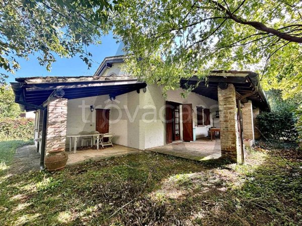 casa indipendente in vendita a Calestano in zona Vallerano