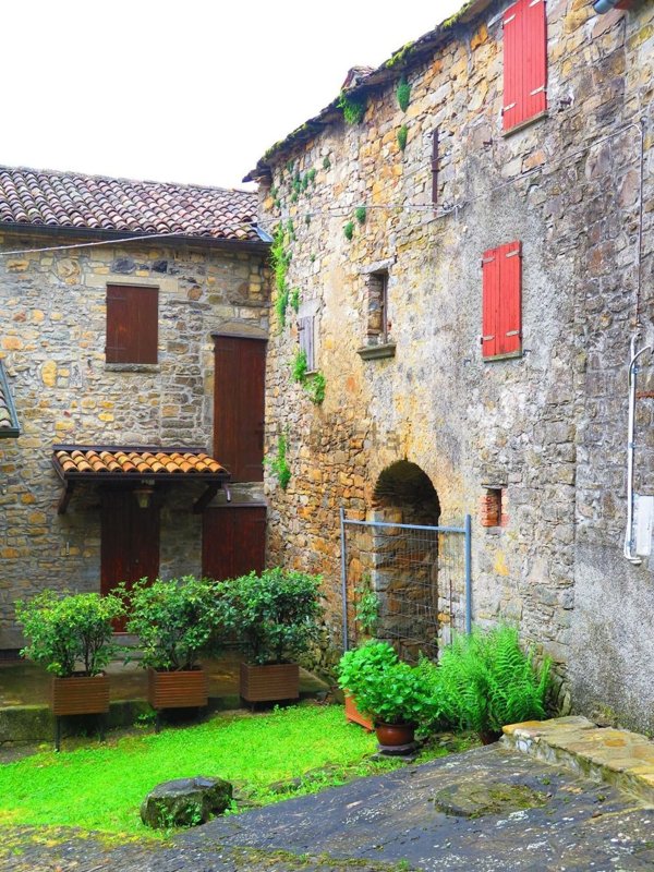 pentavano in vendita a Calestano in zona Ravarano