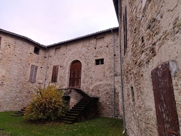casa indipendente in vendita a Calestano