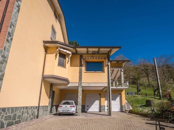 appartamento in vendita a Calestano in zona Marzolara