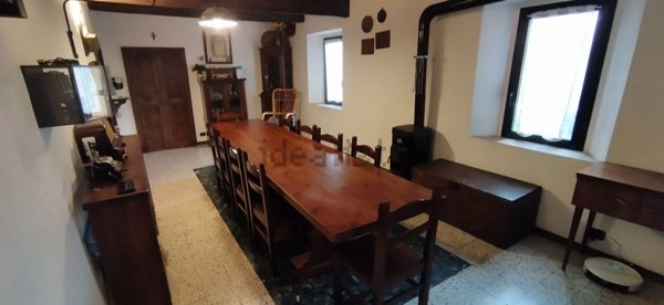 casa indipendente in vendita a Calestano in zona Fragno