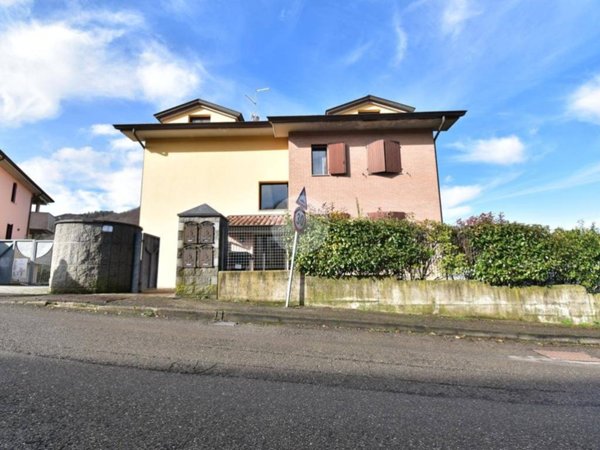 appartamento in vendita a Calestano in zona Marzolara