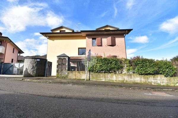 appartamento in vendita a Calestano in zona Marzolara