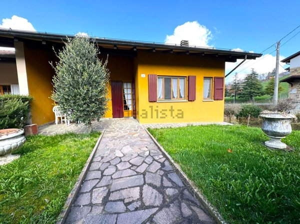 casa indipendente in vendita a Calestano