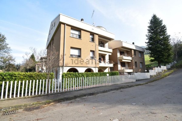 appartamento in vendita a Calestano in zona Montale