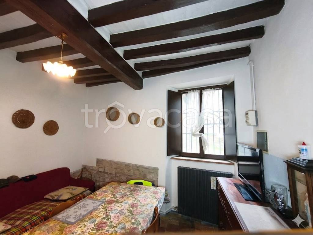 appartamento in vendita a Calestano in zona Montale
