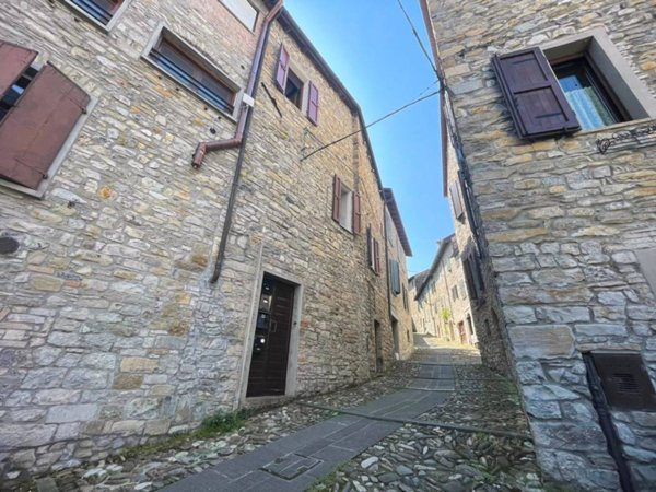 casa indipendente in vendita a Calestano