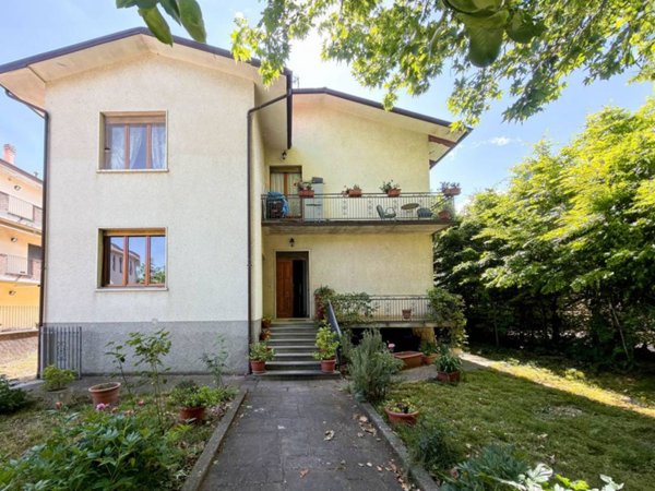 casa indipendente in vendita a Calestano in zona Montale