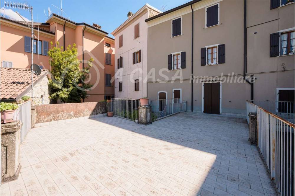 appartamento in vendita a Calestano in zona Montale