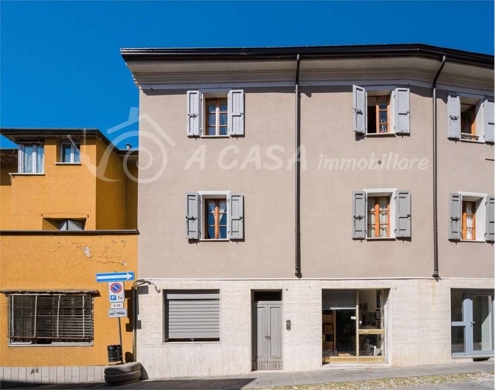appartamento in vendita a Calestano in zona Montale