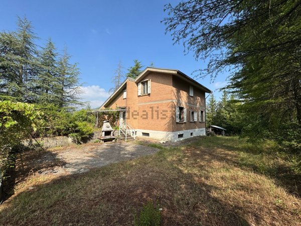 casa indipendente in vendita a Calestano in zona Vallerano